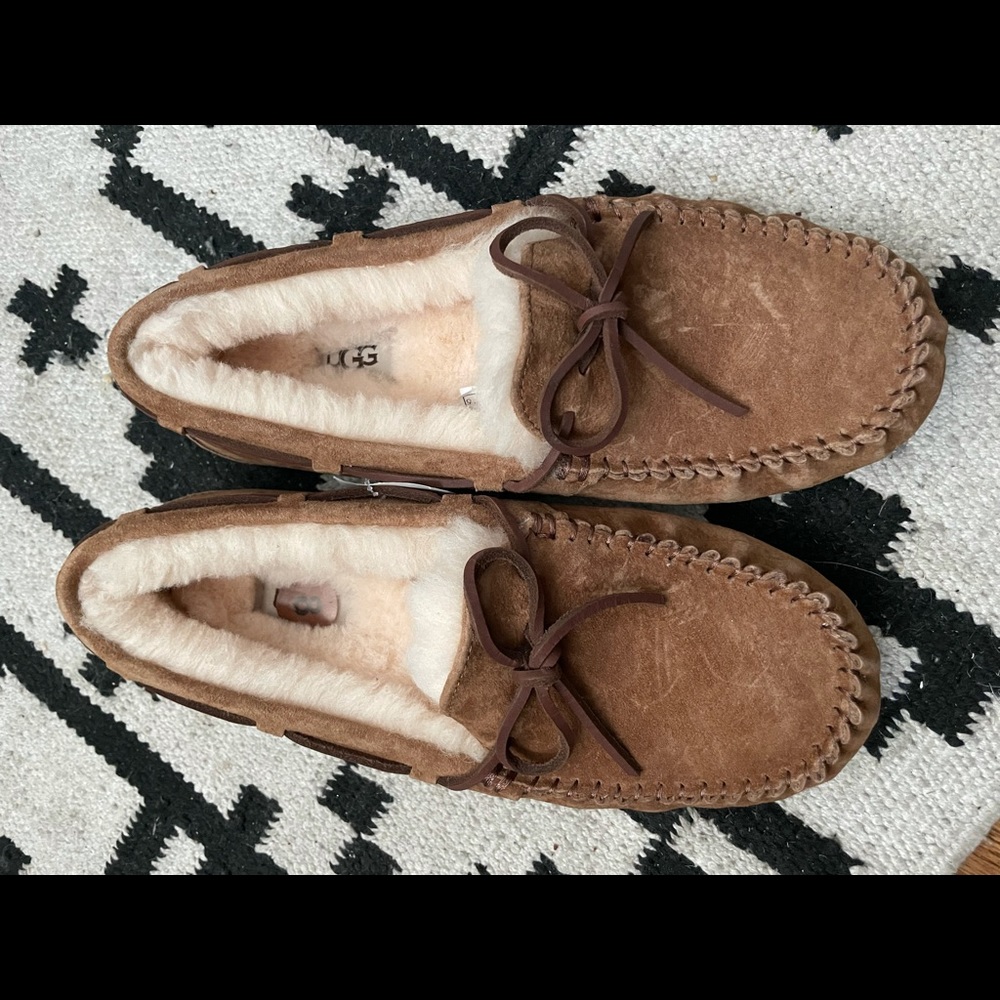 Brand new ugg slippers. Size 8